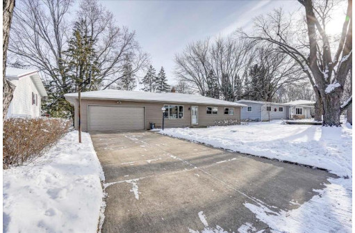 417 Anderson St, DeForest, WI 53532