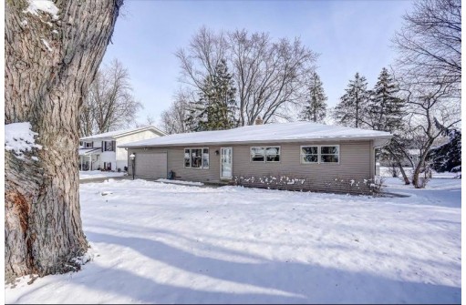 417 Anderson St, DeForest, WI 53532