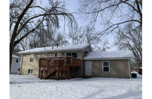 208 10th Street Cir, Prairie Du Sac, WI 53578