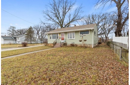 456 W Delavan Dr, Janesville, WI 53546