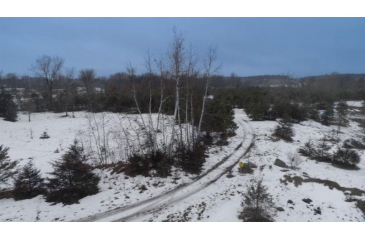 80 AC Fish Ave, Oxford, WI 53952