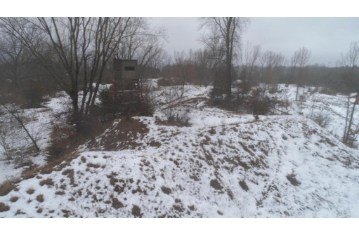 80 AC Fish Ave, Oxford, WI 53952