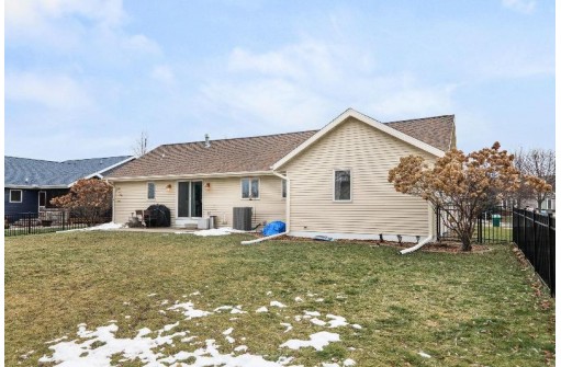 503 Galway Terr, Cottage Grove, WI 53527
