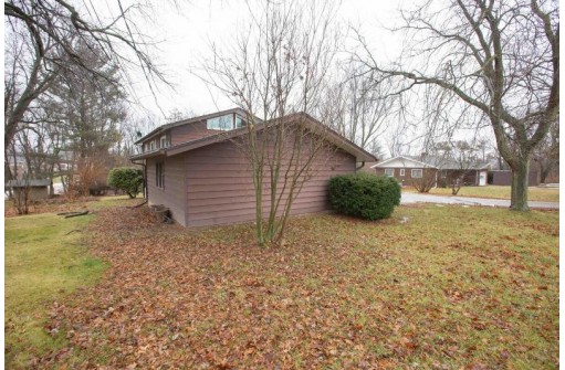 1135 Perry Dr, Platteville, WI 53818