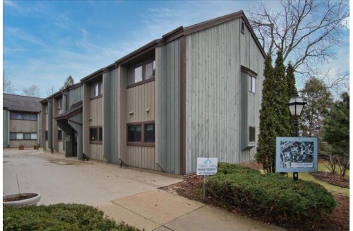 2811 Century Harbor Rd 2, Middleton, WI 53562