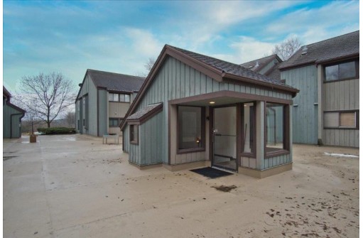 2811 Century Harbor Rd 2, Middleton, WI 53562