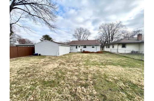 106 Cumberland Ln, Madison, WI 53714