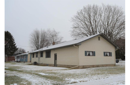 908 Sunset Ave, Waupun, WI 53963