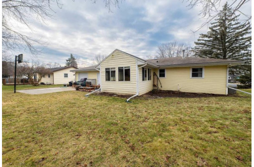 6309 Johnson St, McFarland, WI 53558