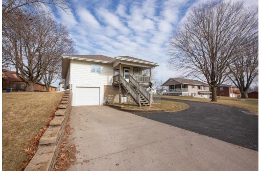 341 Arbor St, Benton, WI 53803