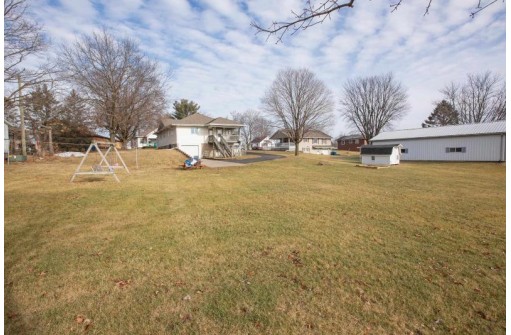 341 Arbor St, Benton, WI 53803