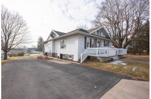 341 Arbor St, Benton, WI 53803