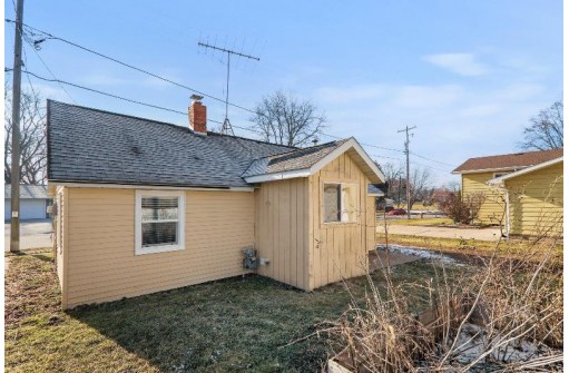 202 W Spaulding St, Watertown, WI 53098