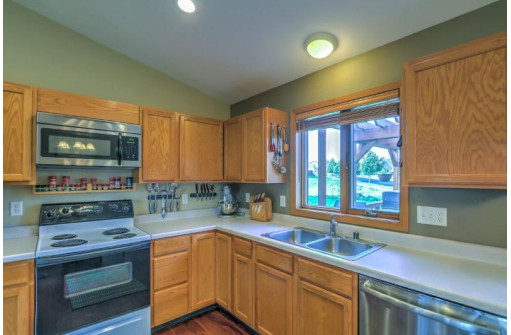 3606 Pine Grove Way, Madison, WI 53719