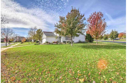 3606 Pine Grove Way, Madison, WI 53719