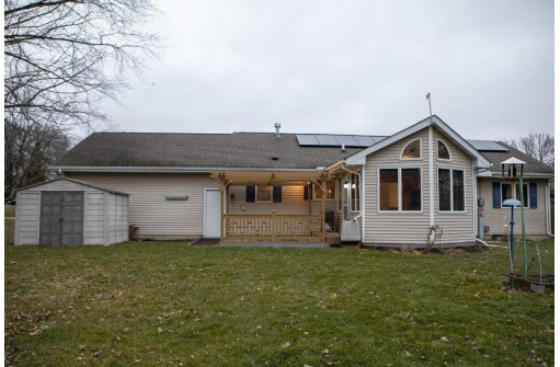 11 W Quarry St, Deerfield, WI 53531