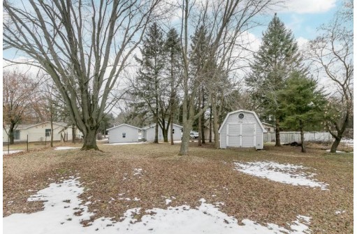 W7576 Dunning Dr, Pardeeville, WI 53954