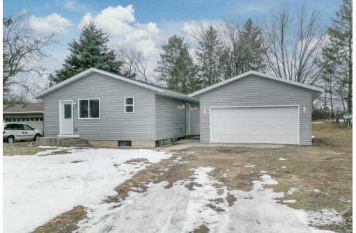 W7576 Dunning Dr, Pardeeville, WI 53954