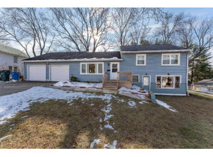 628 10th St Baraboo, WI 53913