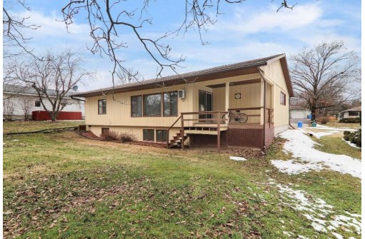 135 13th Ave, Baraboo, WI 53913