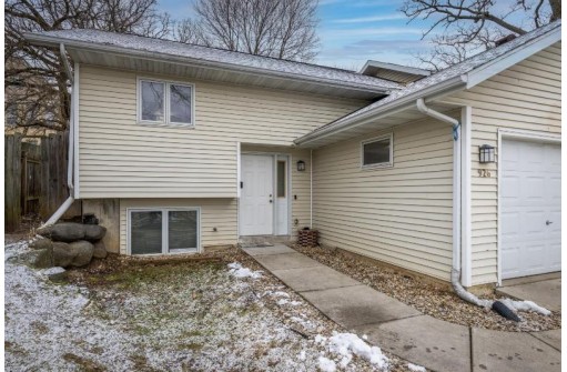 926 S 4th St, Stoughton, WI 53589