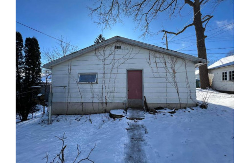 511 3rd Ave, Baraboo, WI 53913