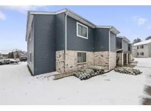 1605 Whispering Pines Way Fitchburg, WI 53713