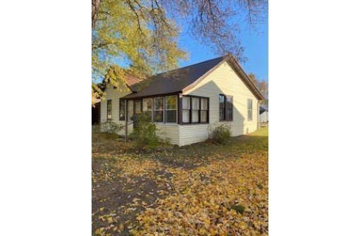 224 N Iowa St, Muscoda, WI 53573