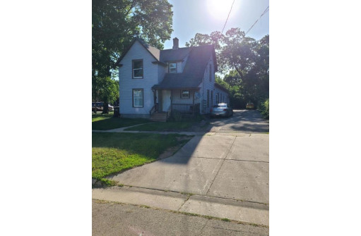 1043 Church St, Beloit, WI 53511