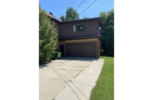 130 Lacrosse St, Beaver Dam, WI 53916