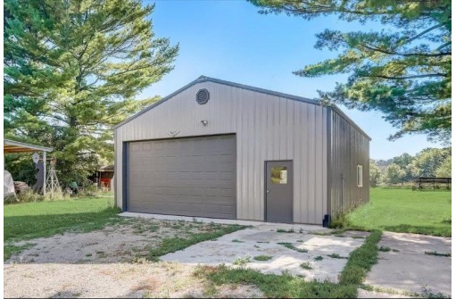 N534 2nd St Rd, Watertown, WI 53098-4417