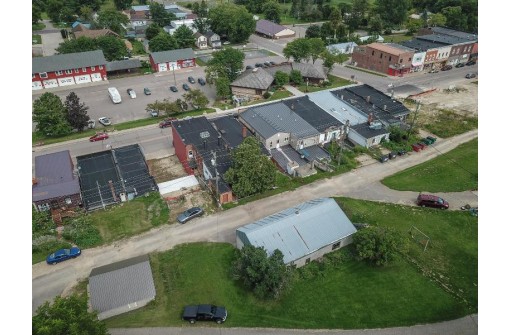 231 Main St, Elroy, WI 53929