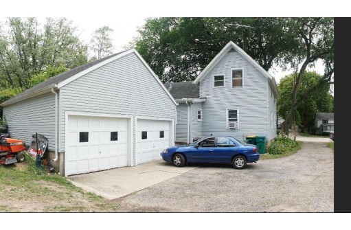 610 E Fulton St, Edgerton, WI 53534