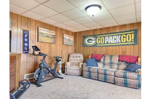 10536 N Oakway Ln, Edgerton, WI 53534