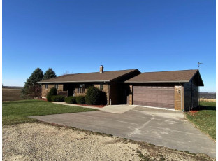 88 Dry Bone Rd Highland, WI 53543