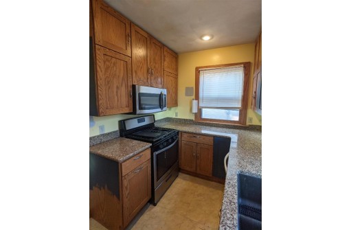 631 N Garfield Ave, Janesville, WI 53545