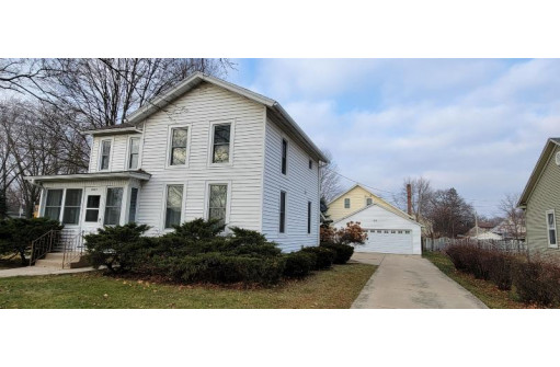 1007 7th St, Brodhead, WI 53520