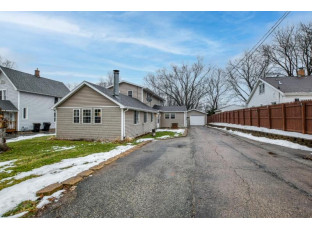 213 E North St DeForest, WI 53532