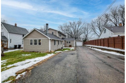 213 E North St, DeForest, WI 53532