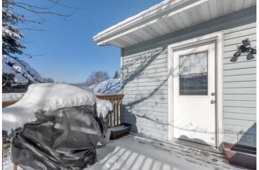 925 Schumann St, Sun Prairie, WI 53590