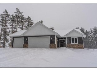 807 Pine Cir Portage, WI 53901