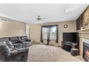 689 Stonehaven Dr, Sun Prairie, WI 53590