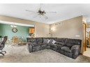 689 Stonehaven Dr, Sun Prairie, WI 53590