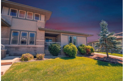 1553 Smithfield Dr, Sun Prairie, WI 53590