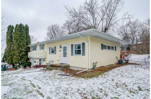 818 Barbara St, Sun Prairie, WI 53590-1506