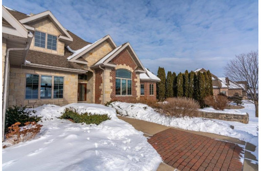 7542 Fallen Oak Dr, Verona, WI 53593