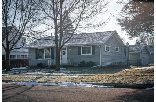 409 Grandview Ave, Waupun, WI 53963