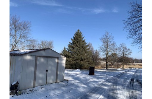 W7458 County Road P, Pardeeville, WI 53954