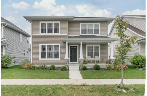 1851 Summerfield Way, Sun Prairie, WI 53590