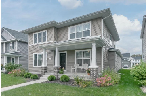 1851 Summerfield Way, Sun Prairie, WI 53590